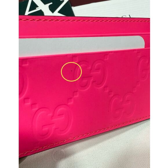 Gucci Unisex Rubber Effect Neon Bright Pink GG Logo Card Holder Case - Picture 7 of 7